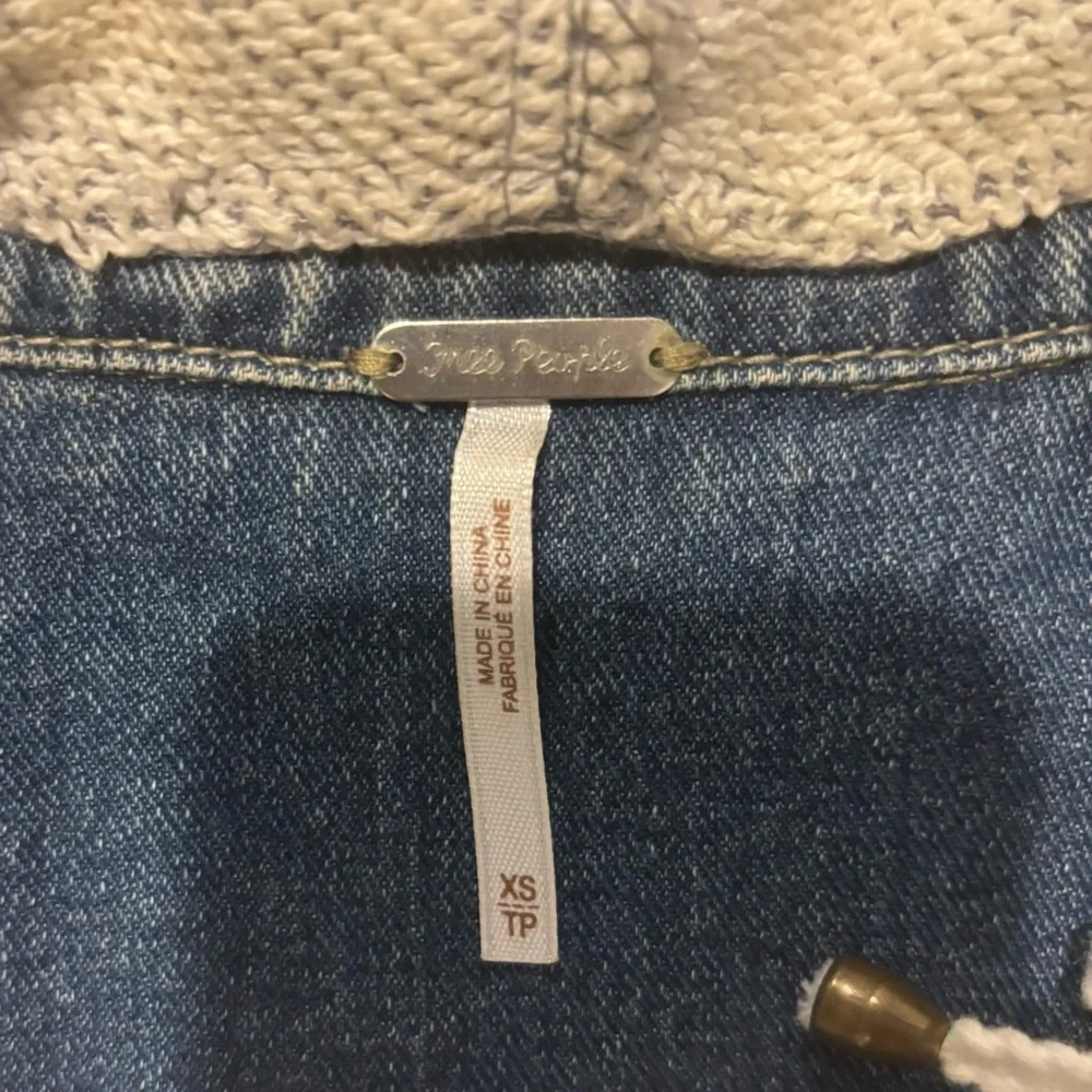 Free People distressed Denim Jacket with gray Sleeves - Picture 3 of 8